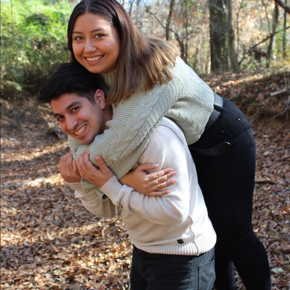 Meet your Posher, Cassie - Picture 3 of 3